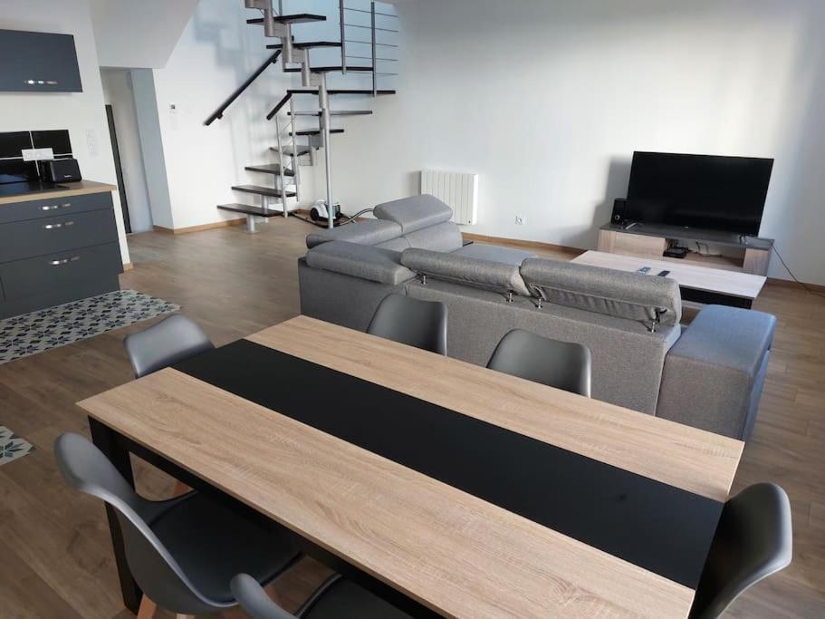 Appartement Moderne Hyper Centre Ville 4 Chambres Auray Exterior photo
